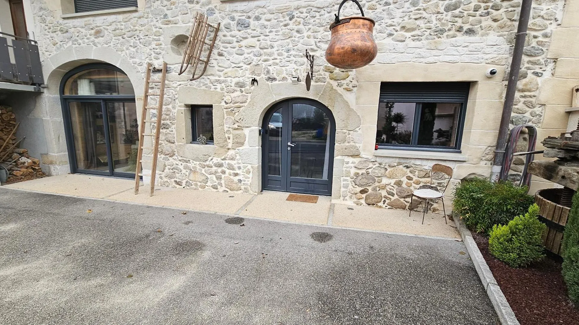 Spa Dans Les Alpes Desingy Apartment